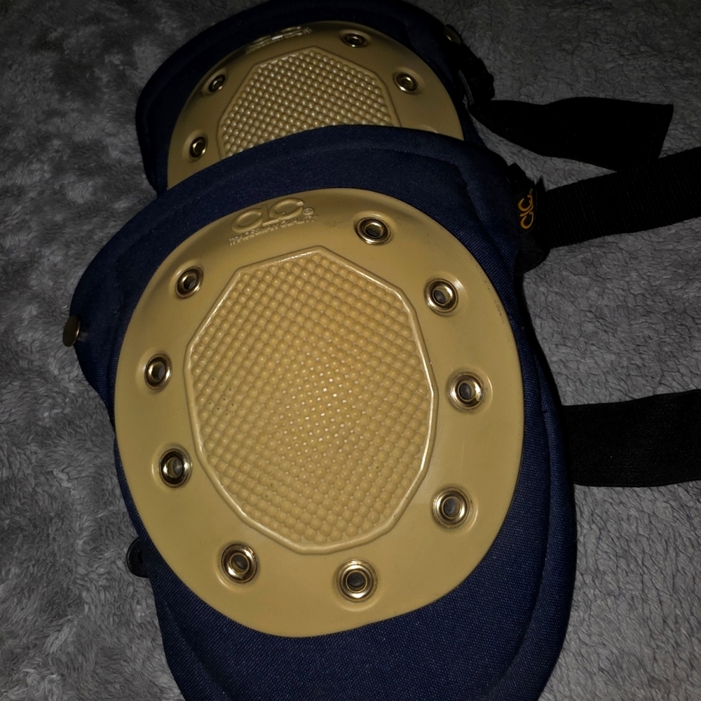 Ina Navy and Black Fabric Knee Pad